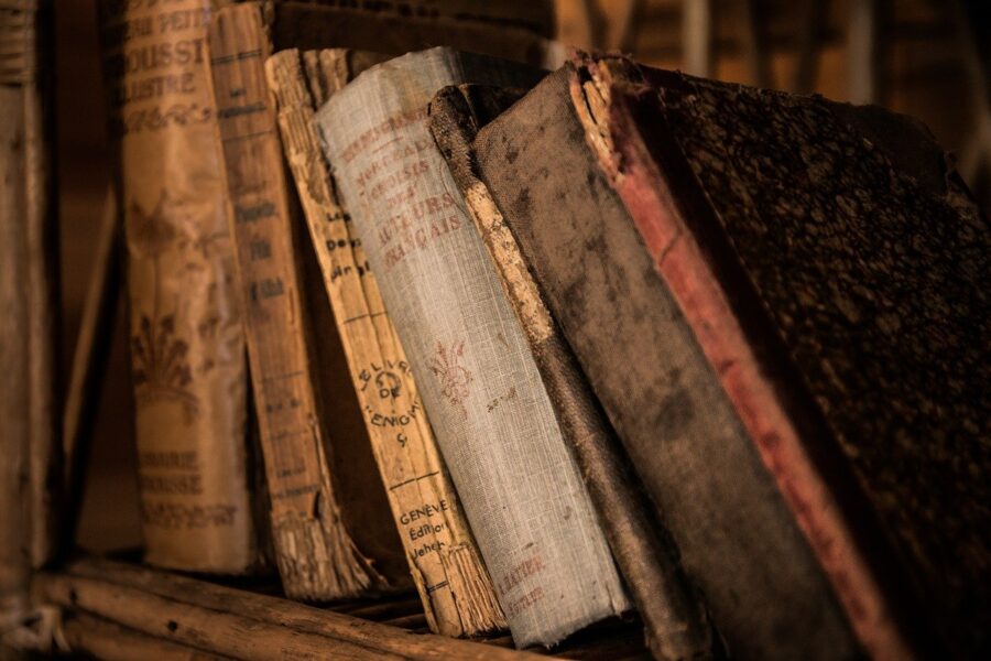 Старые книги зачастую изобилуют всевозможными тропами и фигурами речи